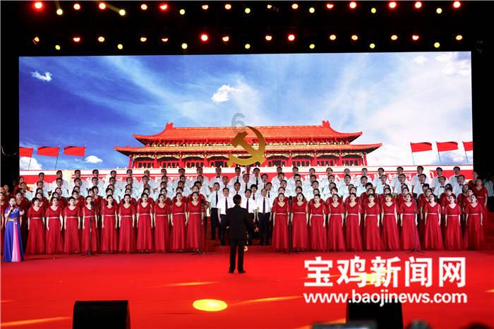 救援受困的鬃狼